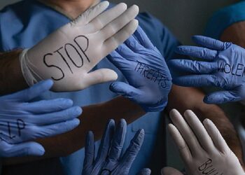 Aggressioni al personale sanitario, 563 segnalazioni in Fvg. Più colpite le infermiere