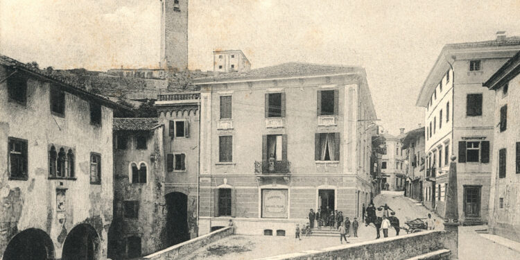 Gemona. Alla Galleria della Cineteca in mostra le cartoline sul Friuli prima del 1976