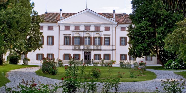 Viaggio tra chiese e dimore. Con “Ville aperte”alla scoperta di 12 “gioielli”