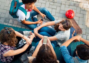 «I social? Oggi attirano di meno», parola di Simone Lanza, autore di “Un attimo e arrivo”