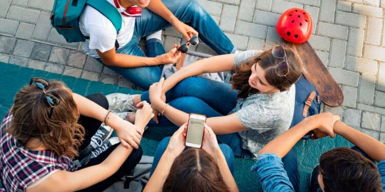 «I social? Oggi attirano di meno», parola di Simone Lanza, autore di “Un attimo e arrivo”