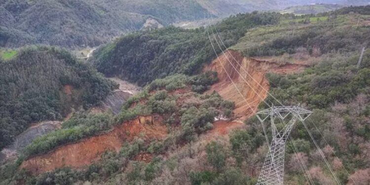 Sabotaggio alla linea Terna in Friuli, ripercussioni su oleodotto Tal. Indagini dell’Antimafia e dei Ros