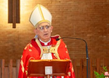 Pentecoste, in Cattedrale la Cresima di 39 adulti. Nel pomeriggio i Vespri