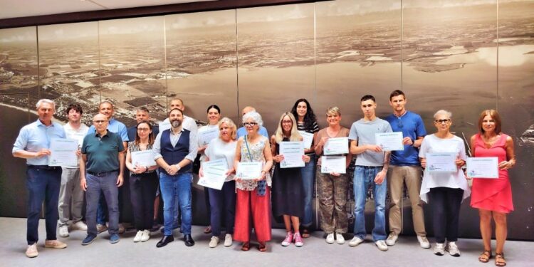 Lignano Sabbiadoro. Corretta gestione dei rifiuti, riconoscimento a 50 attività