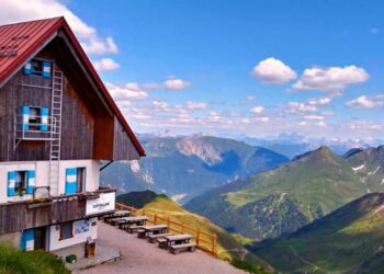 Rifugi, aperta la stagione. Ma tre restano chiusi
