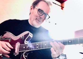 L’ex chitarrista di Vasco a Cercivento. Dalla “vita spericolata” alla musica per Dio