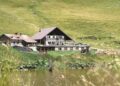 Malghe. L’arcivescovo in visita agli alpeggi di Ampezzo e Sauris