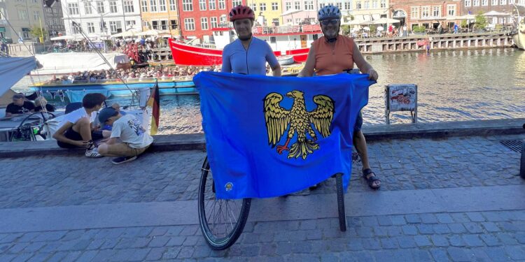 Da Bertiolo a Londra. I 1500 km in bici di padre e figlia nel ricordo del terremoto