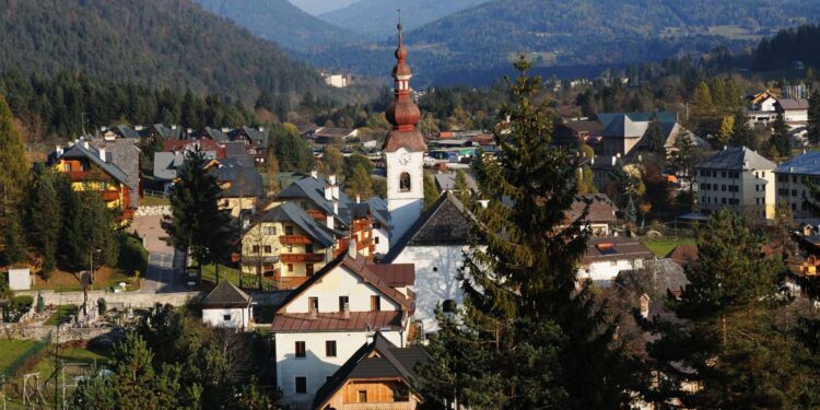 Gdf scopre 70 falsi residenti a Tarvisio, evase imposte per 160mila euro