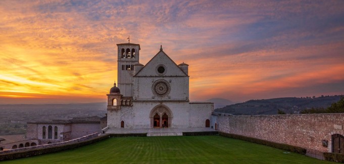 In 150 dalla diocesi ad Assisi con l’Arcivescovo: «San Francesco ci guida a Cristo»