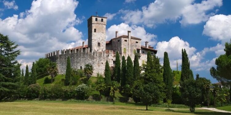 Con “Castelli aperti”, un viaggio nella storia entrando in 18 manieri