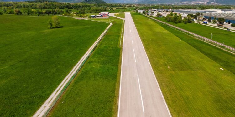 Rivoli di Osoppo. L’Aviosuperficie Avro cresce: c’è la scuola per piloti di linea