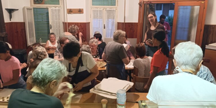 “Sagra dal Carmini” a Lenzone di Ovaro. Una piccola comunità che resiste, tra due nuovi nati e quasi 6000 “cjarsons”