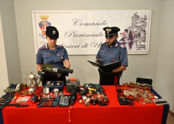 Due ladri arrestati, recuperati 90 mila euro di refurtiva e il decodificatore per aprire le blindate