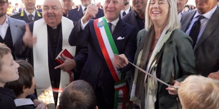 Gonars. Primaria a nuovo, in festa con gli alunni per l’inaugurazione