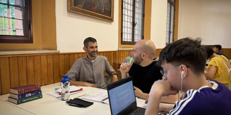 La fabbrica cambia, la comunità resta. Come cambia la pastorale del lavoro