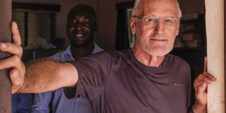 Giornata Missionaria. Padre di Sopra: «Con la gente, nel bene e nel male»
