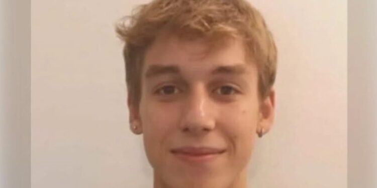 Scomparso un 19enne, ricerche in corso