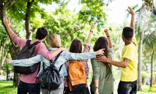 Al via «Ti accompagno a scuola!»: la campagna per garantire il diritto allo studio